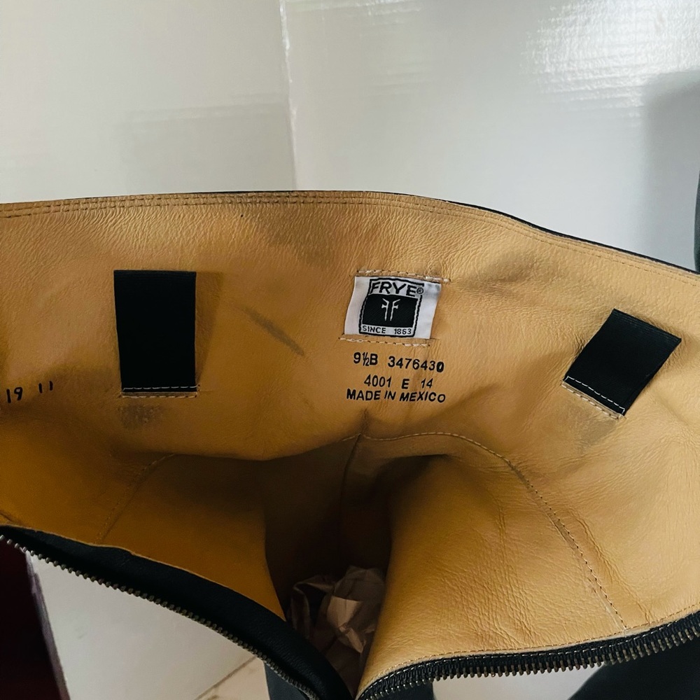 FRYE LEATHER BOOT - Picture 5 of 9